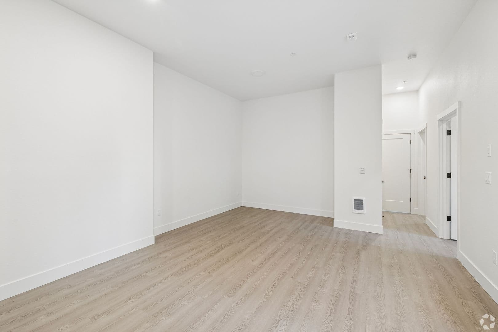 Portland Apartment: 2465 NE Alberta St.