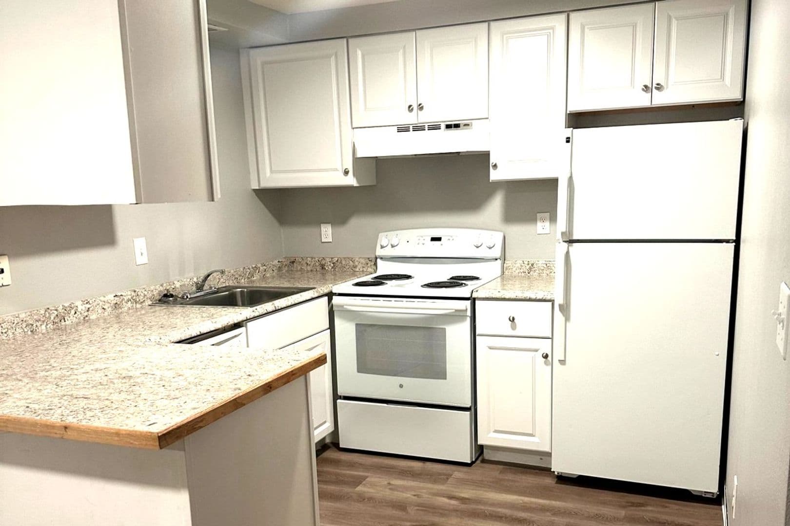 Portland Apartment: 2910 SW Dolph Ct.