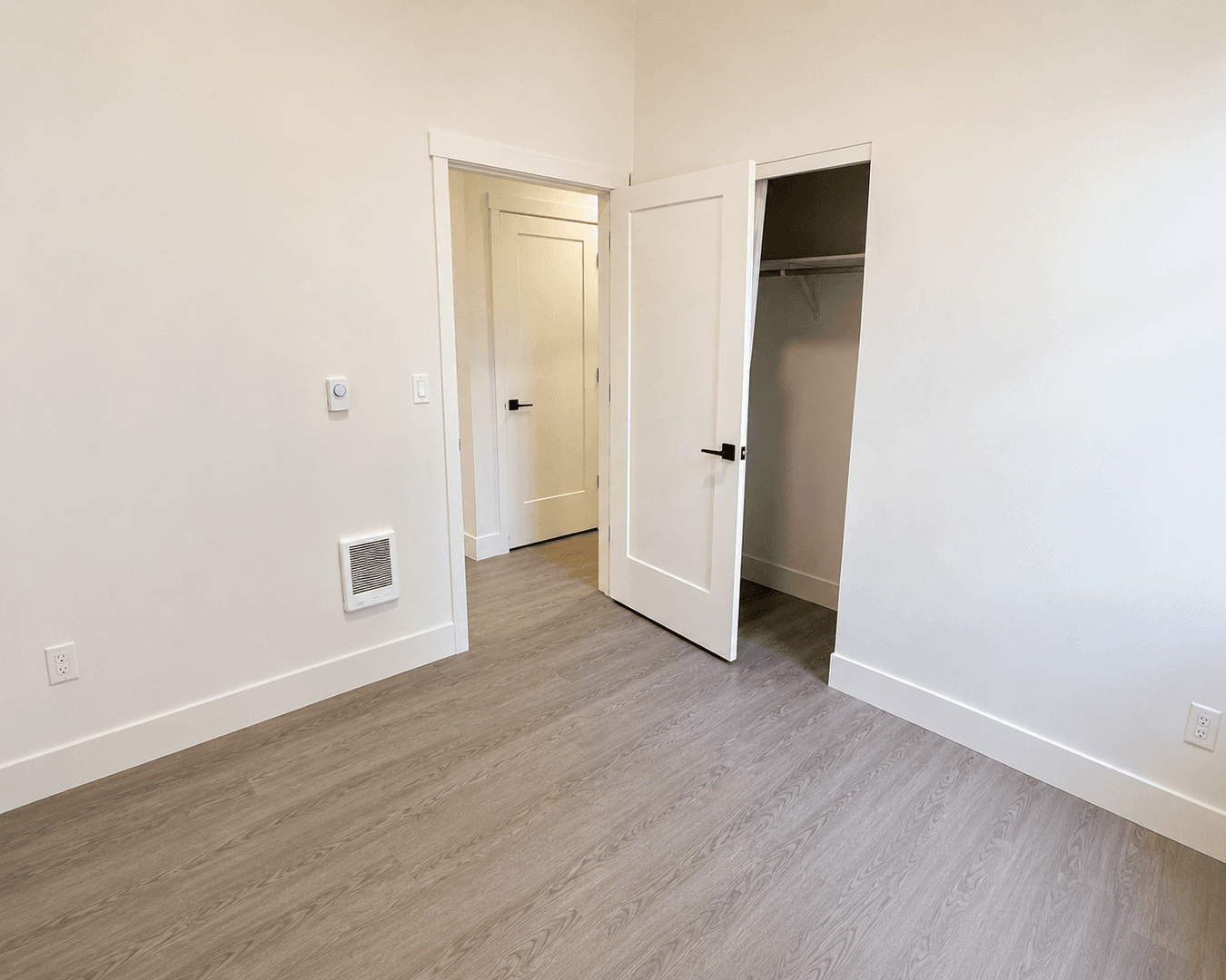 Portland Apartment: 2465 NE Alberta St.