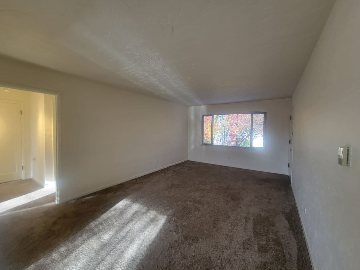 Portland Apartment: 815 SE 42nd Ave