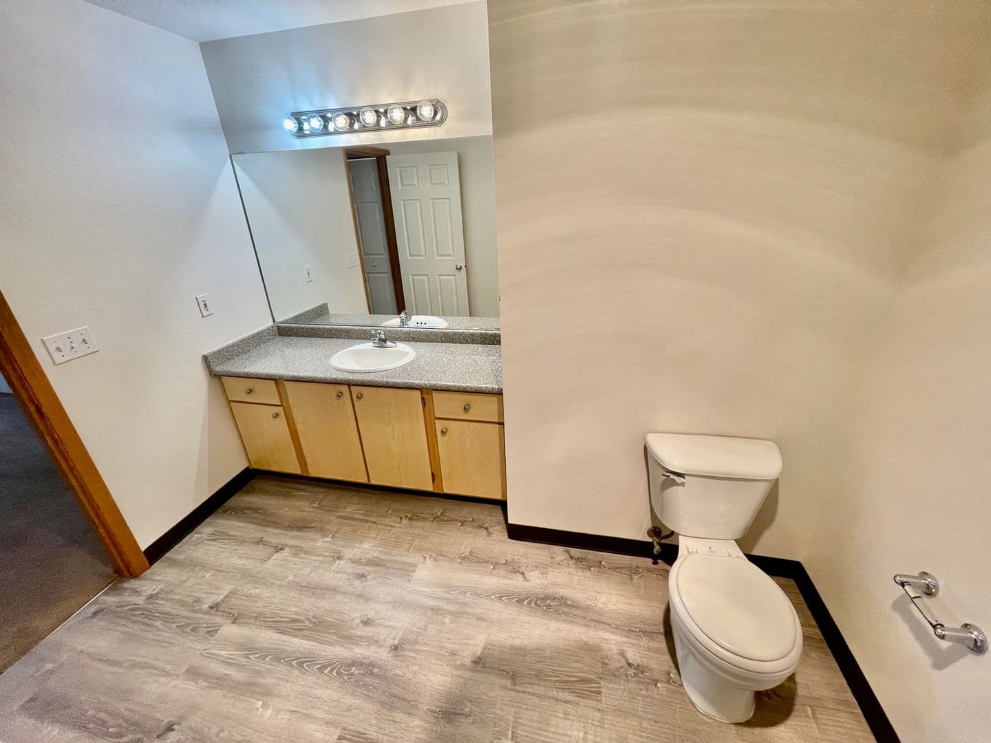 Portland Apartment: 3410-3414 SE 143rd Ave