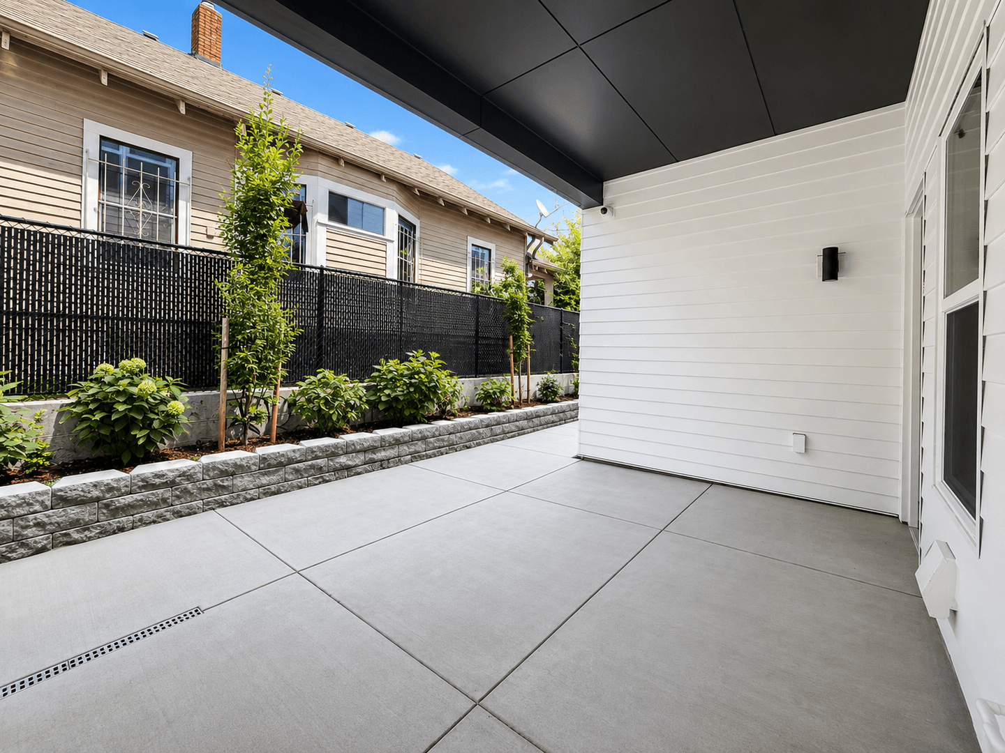 Portland Apartment: 2465 NE Alberta St.
