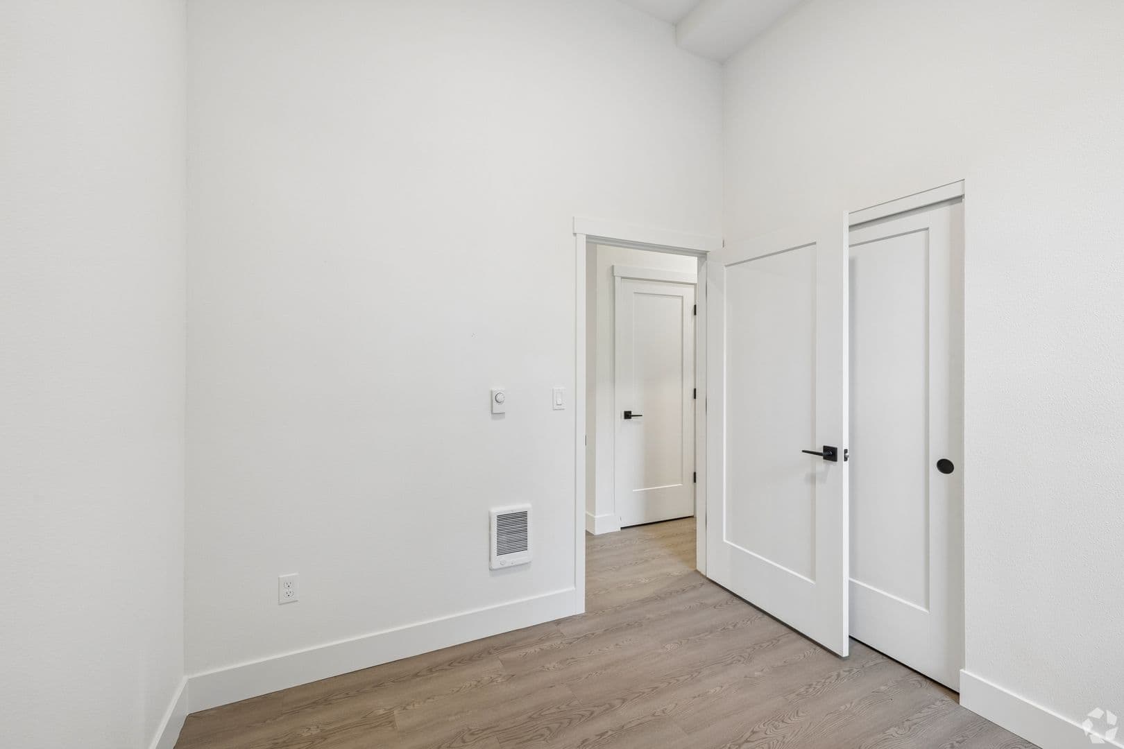 Portland Apartment: 2465 NE Alberta St.