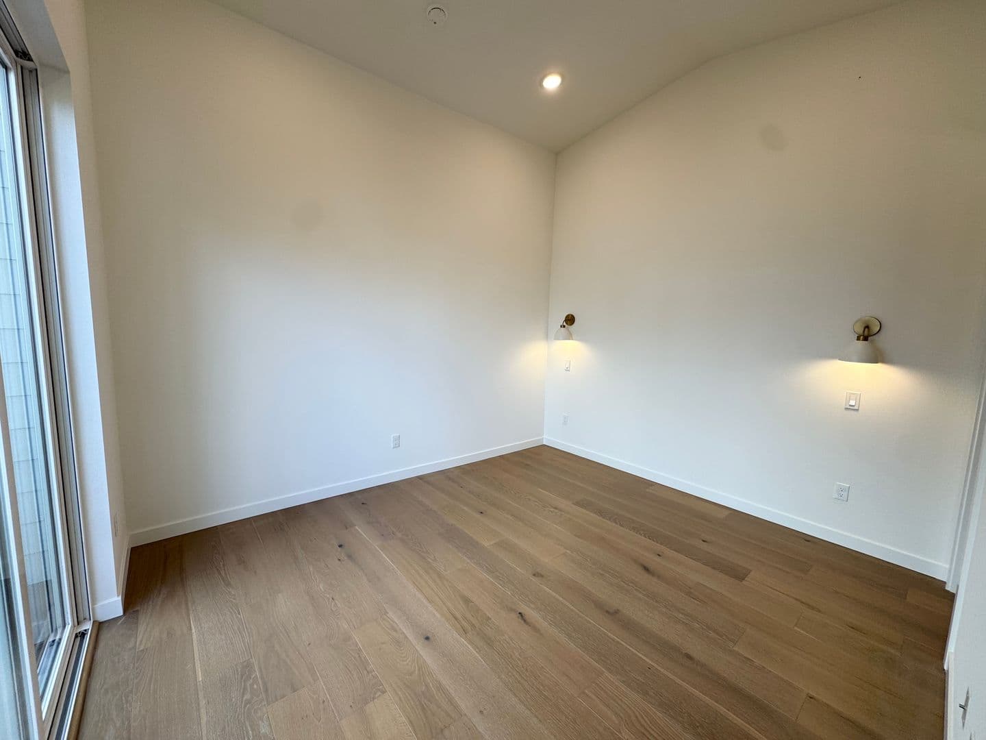 Portland Apartment: 11580 SW 47th Ave.