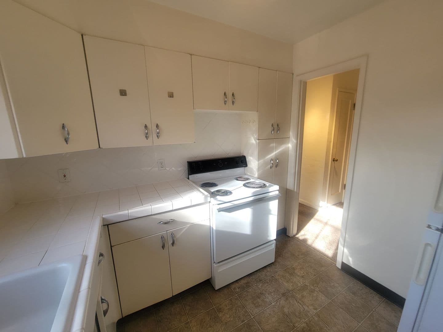Portland Apartment: 815 SE 42nd Ave
