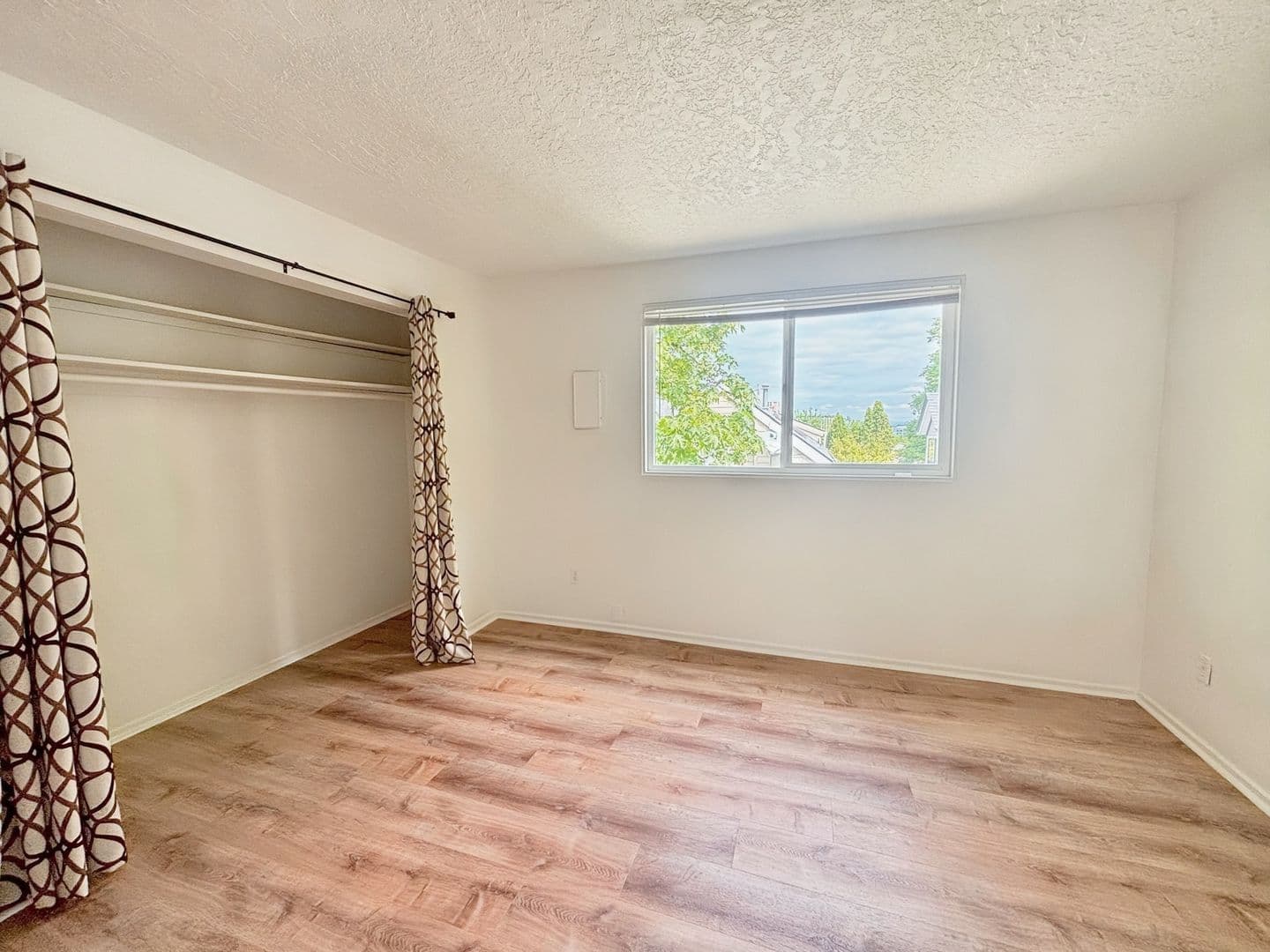 Portland Apartment: 1531-1533 SW Harrison St.