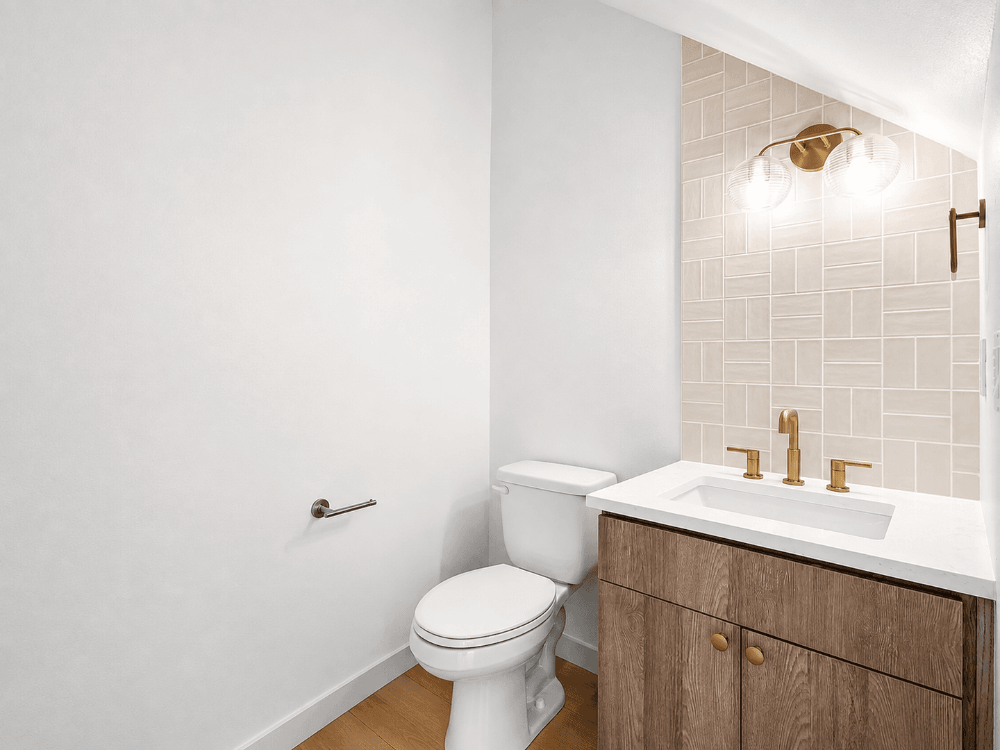 Portland Apartment: 5131-5135 SE Morrison St.