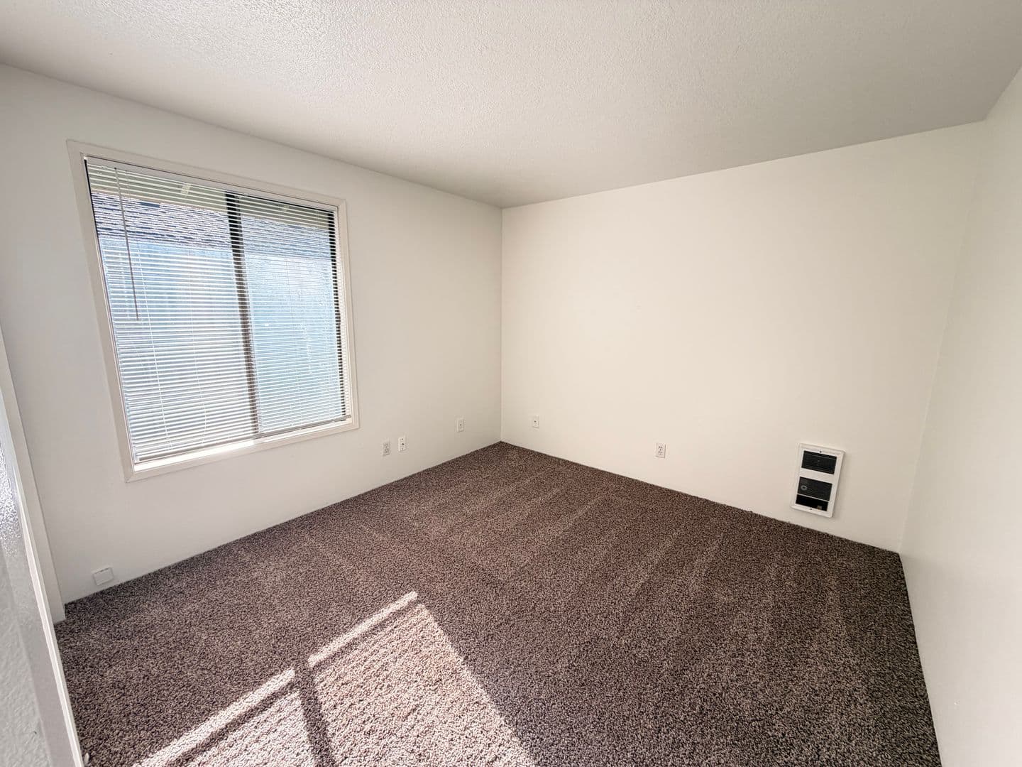 Lake Oswego Apartment: 6951-6957 Montauk Circle