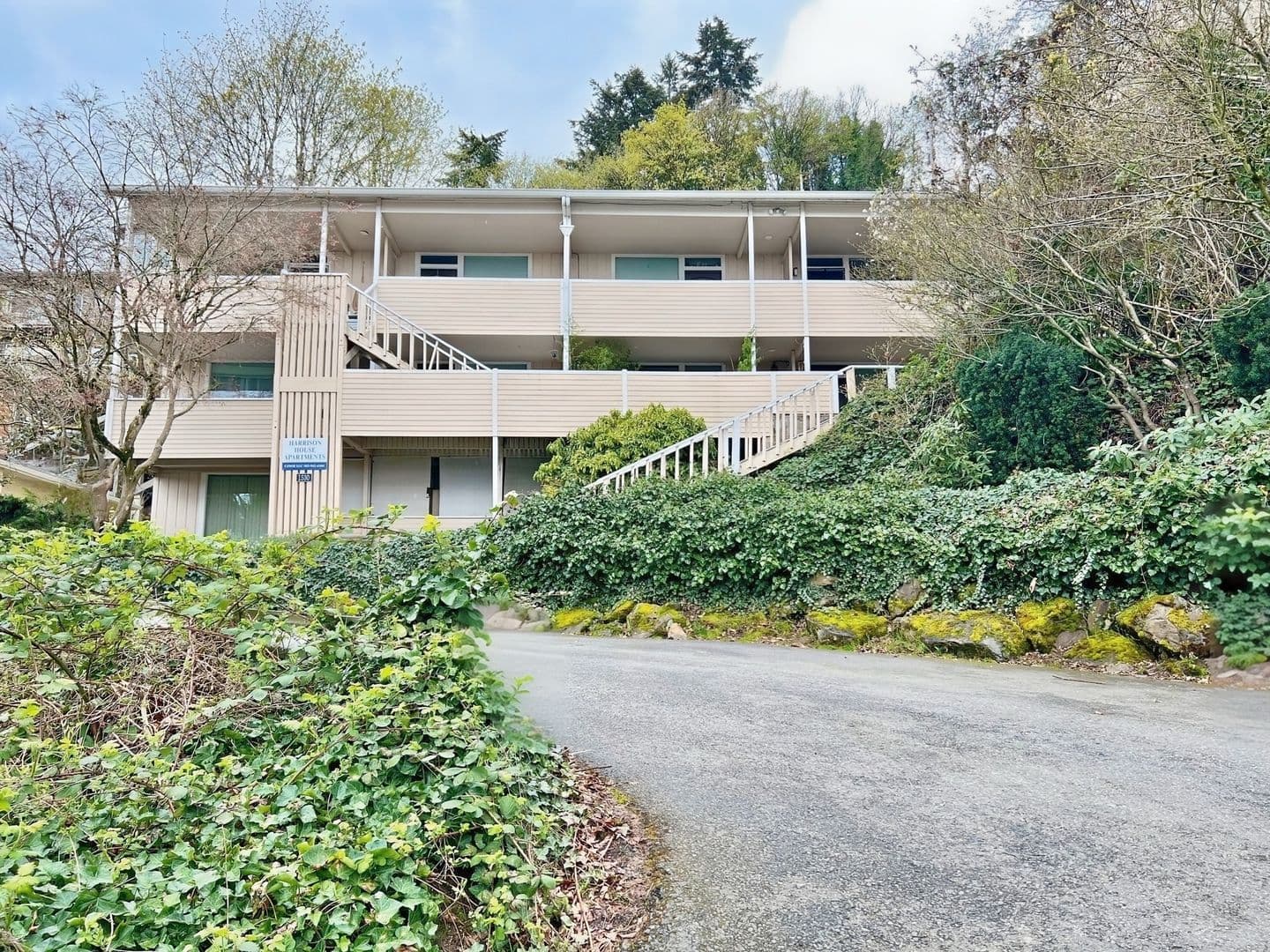 Portland Apartment: 1531-1533 SW Harrison St.