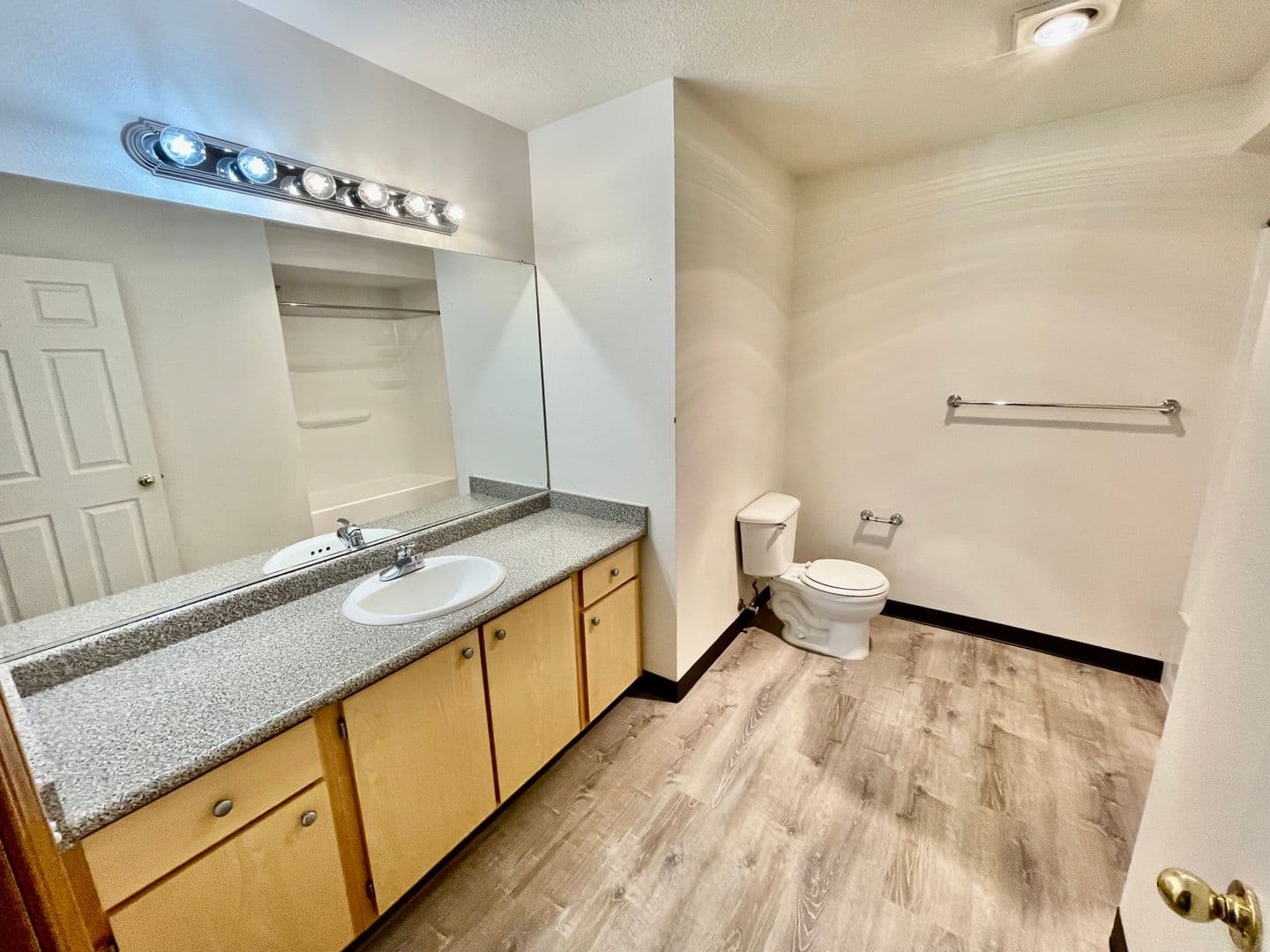 Portland Apartment: 3410-3414 SE 143rd Ave