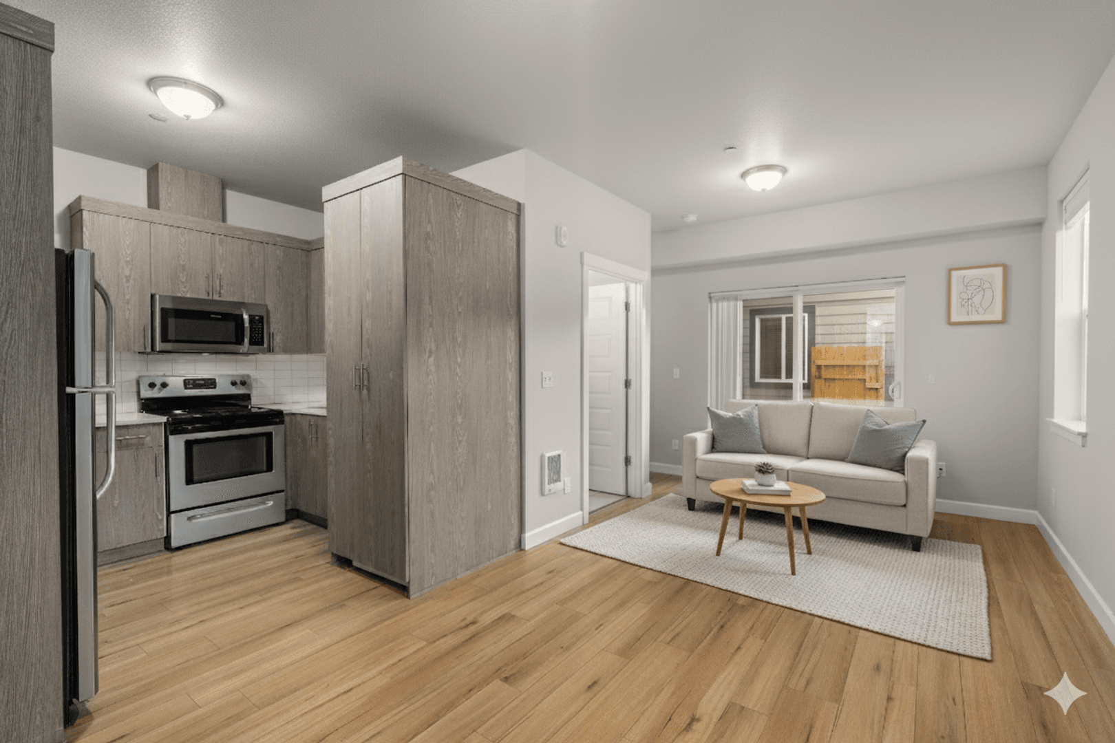 Portland Apartment: 424 NE Stafford St