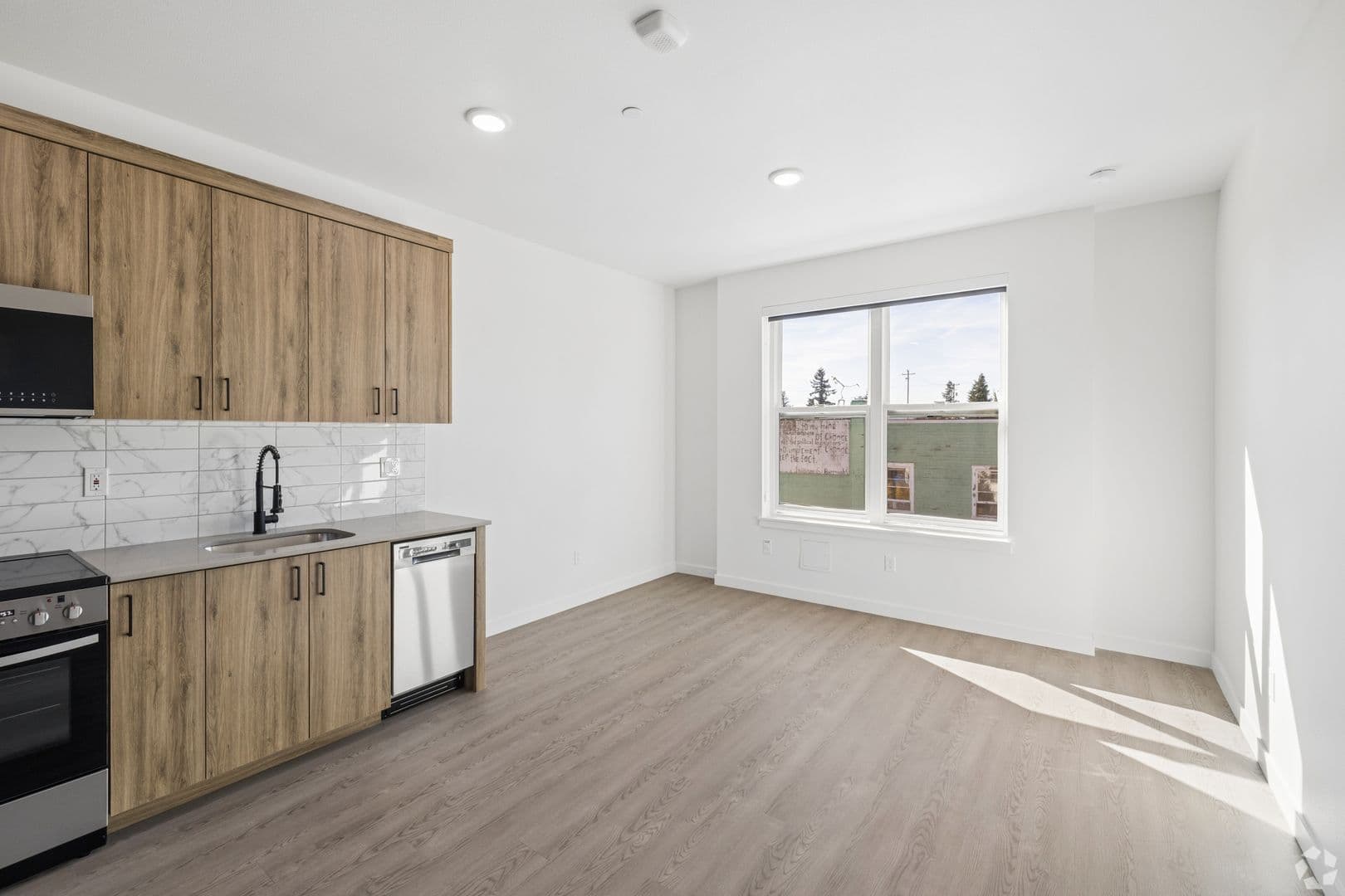Portland Apartment: 2465 NE Alberta St.