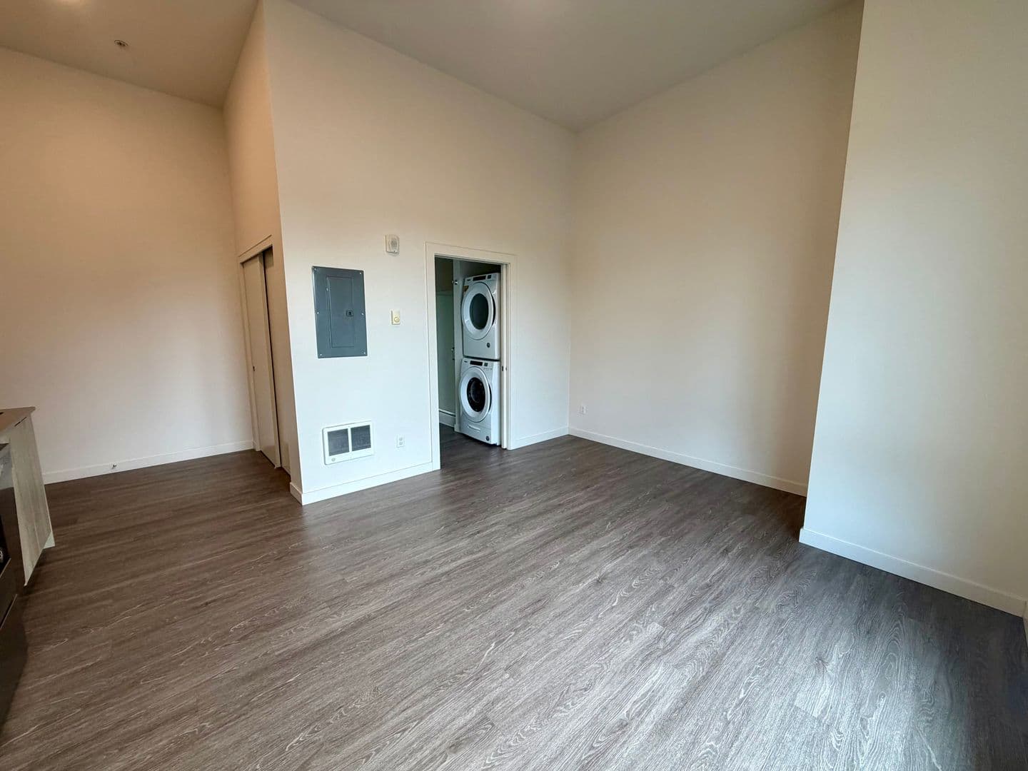 Portland Apartment: 1525 N Webster St.