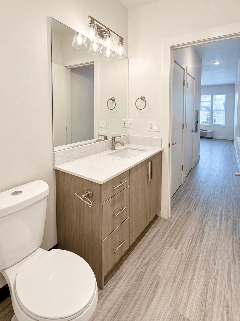 Portland Apartment: 7240 N Saint Louis Avenue