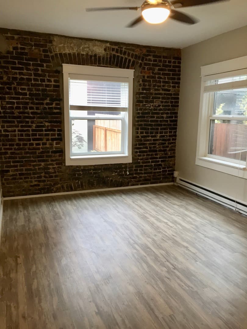 Portland Apartment: 1942 NW Pettygrove St.