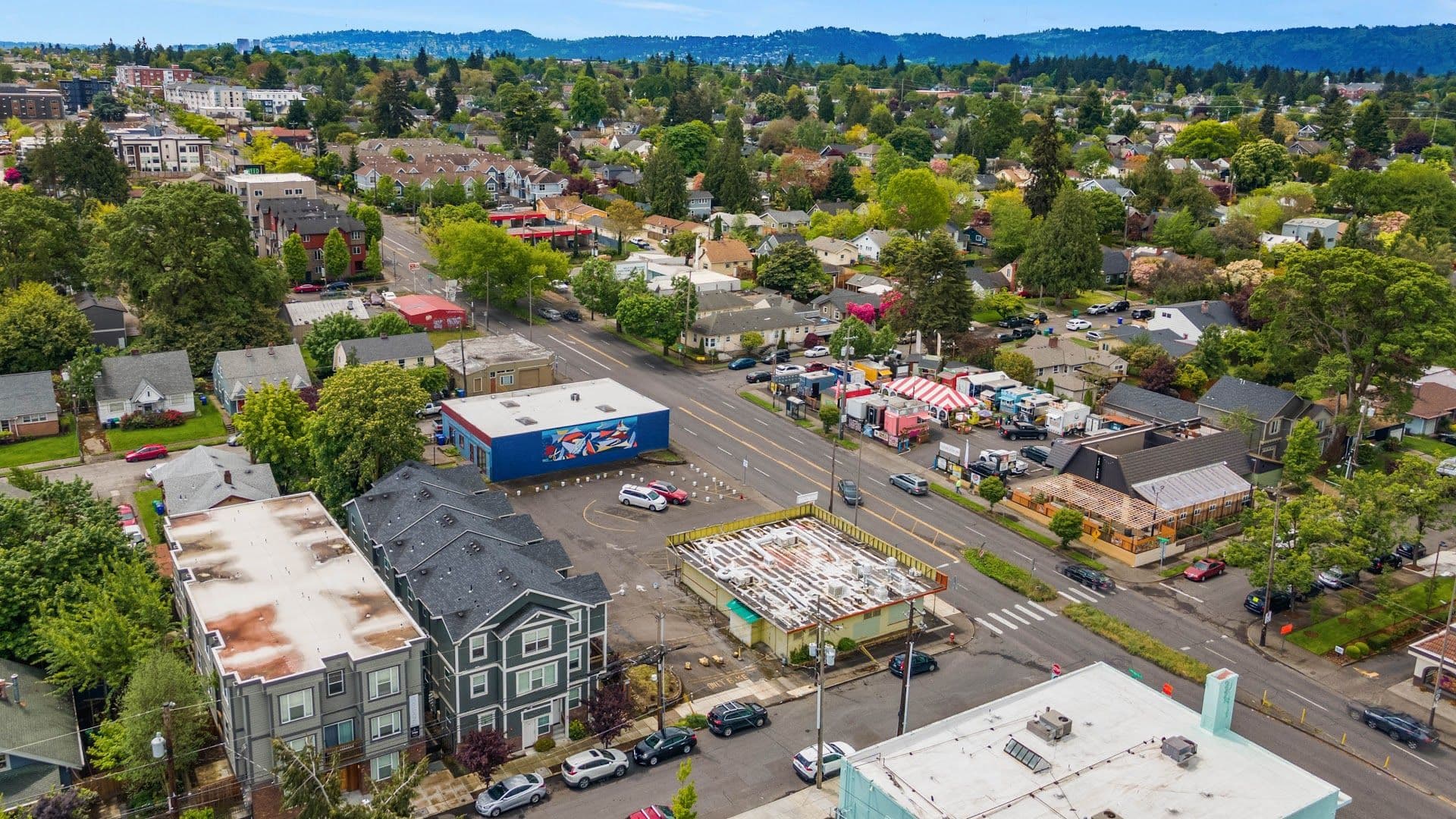Portland Apartment: 424 NE Stafford St