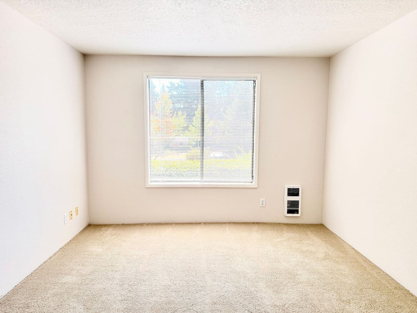 Lake Oswego Apartment: 6951-6957 Montauk Circle