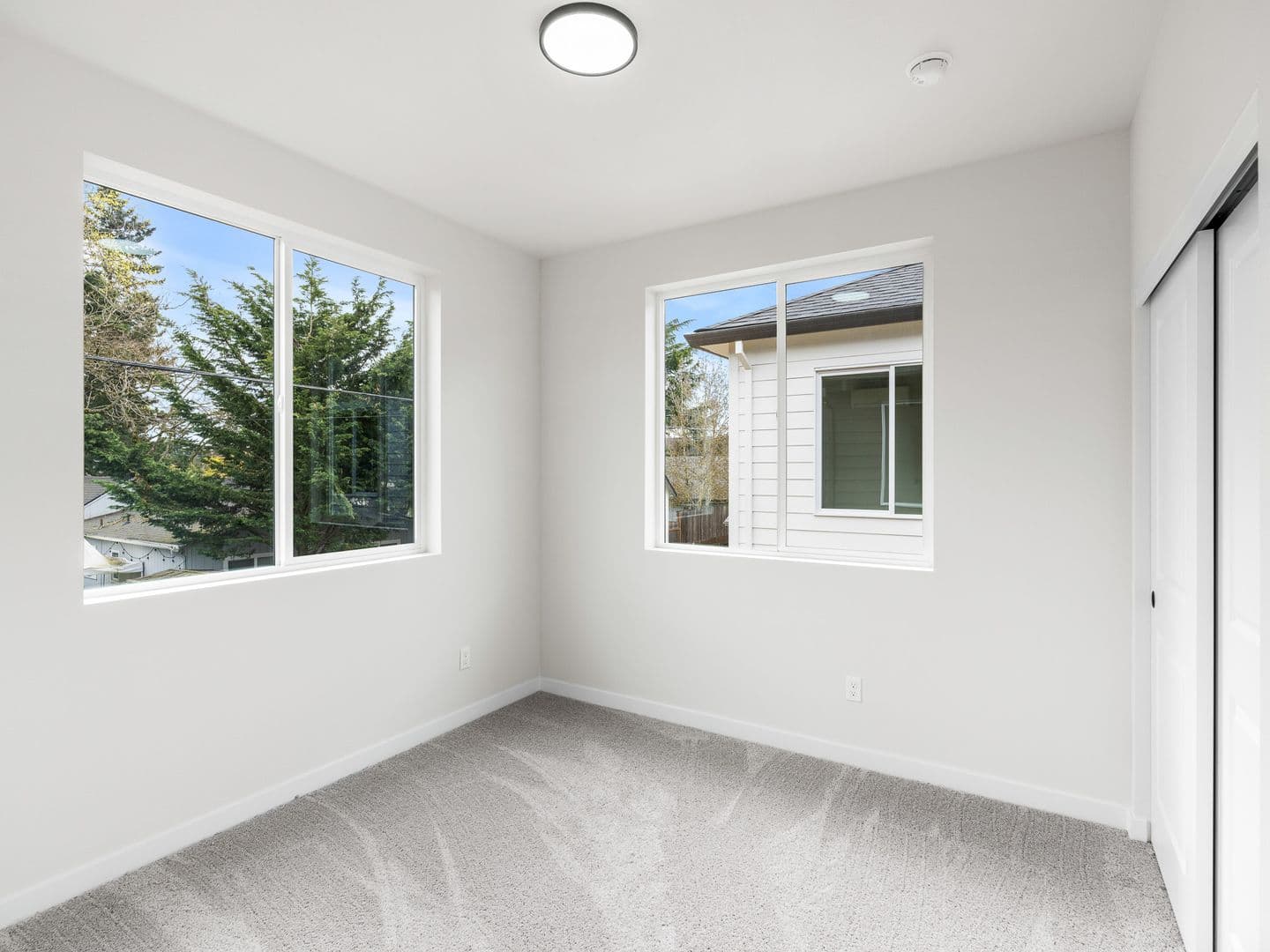 Portland Apartment: 4822 SE 62nd Ave.