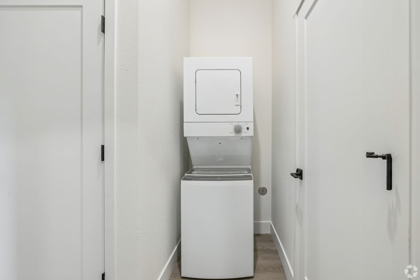 Portland Apartment: 2465 NE Alberta St.