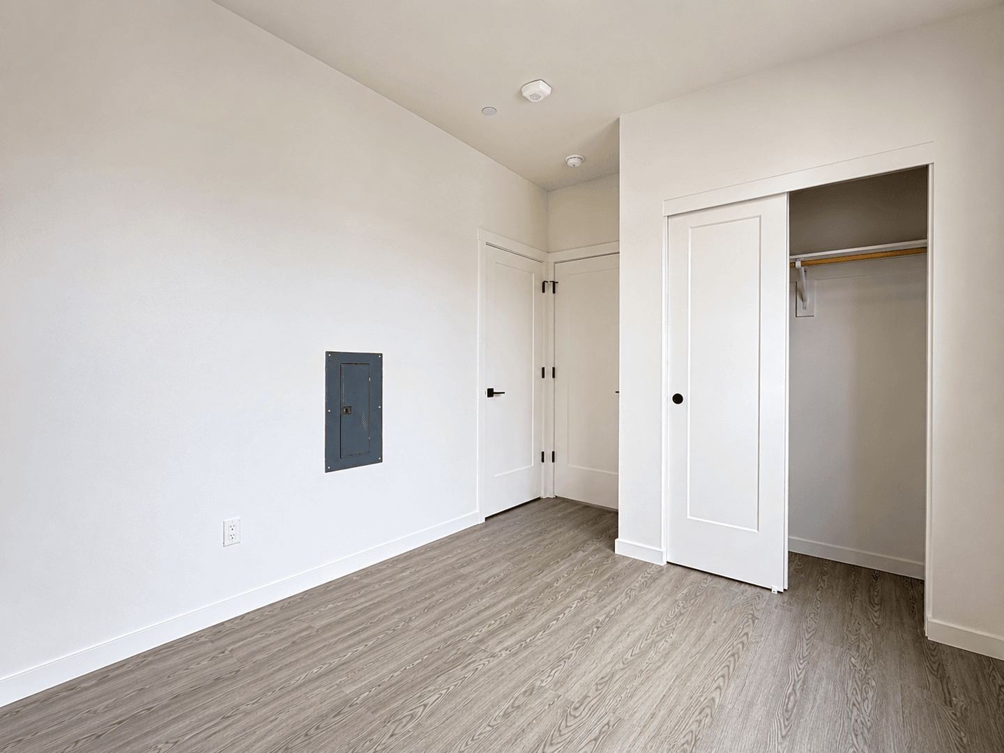 Portland Apartment: 2465 NE Alberta St.