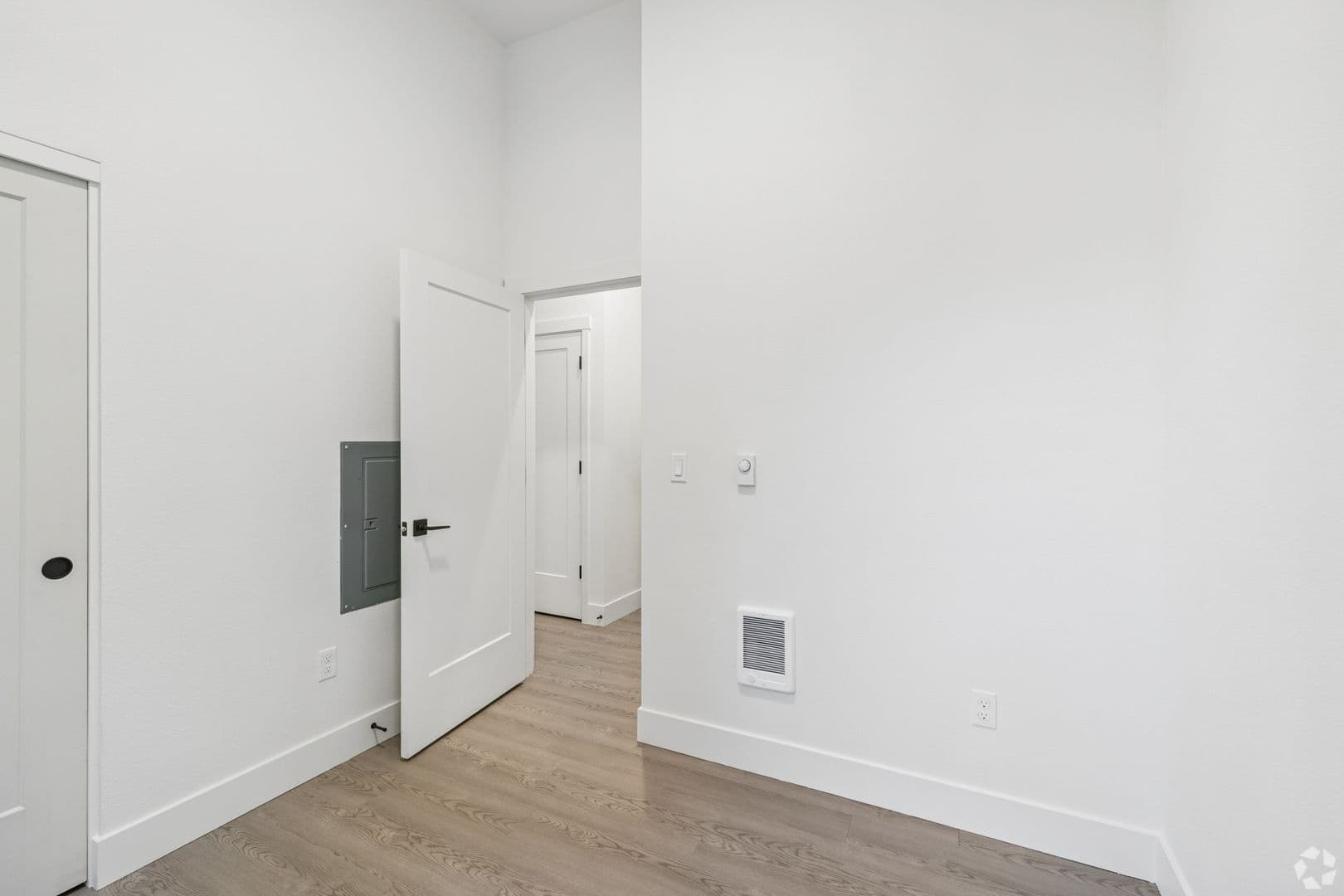 Portland Apartment: 2465 NE Alberta St.
