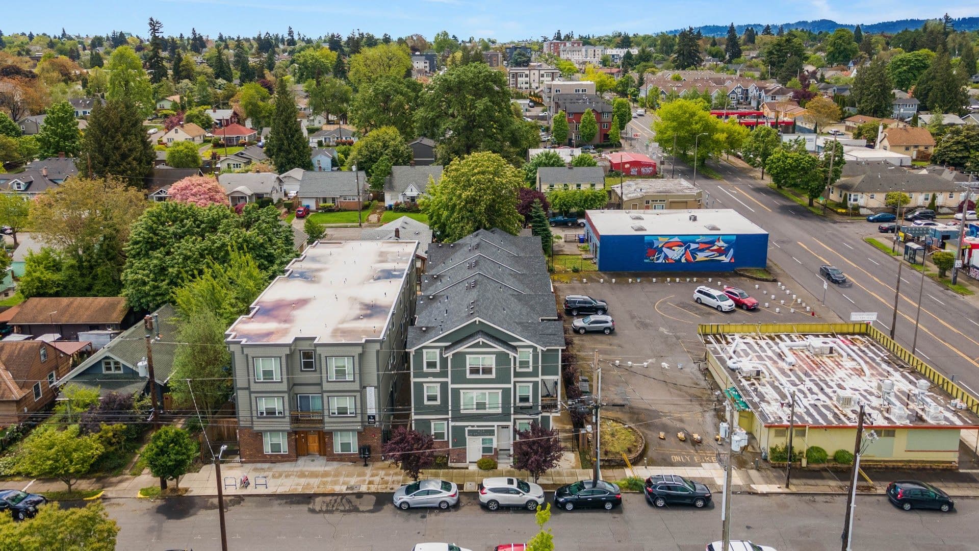 Portland Apartment: 424 NE Stafford St
