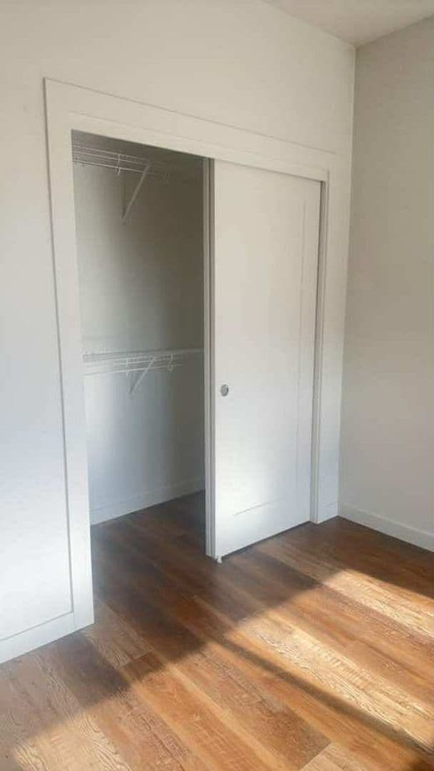 Portland Apartment: 7424 N. St. Louis Ave.