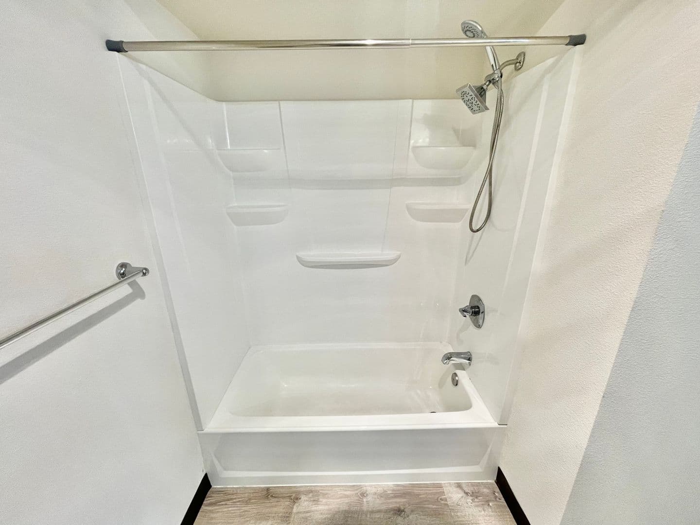 Portland Apartment: 3410-3414 SE 143rd Ave