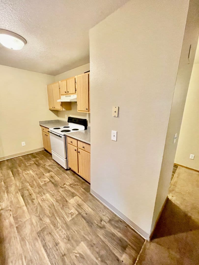 Portland Apartment: 3410-3414 SE 143rd Ave