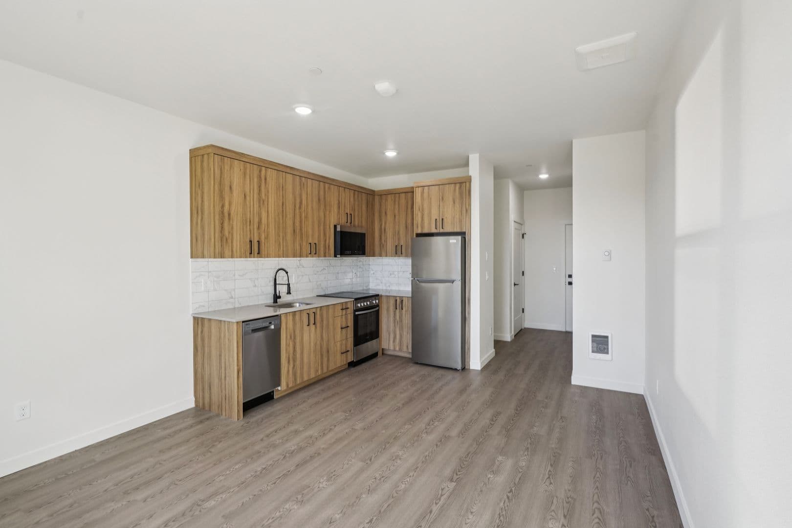 Portland Apartment: 2465 NE Alberta St.