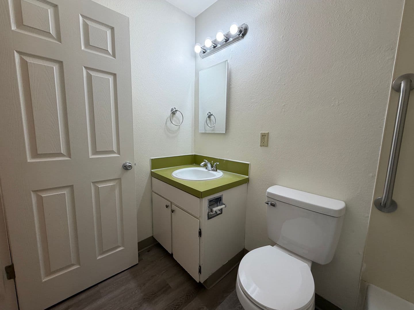 Portland Apartment: 8924-8934 SW 30th Ave.
