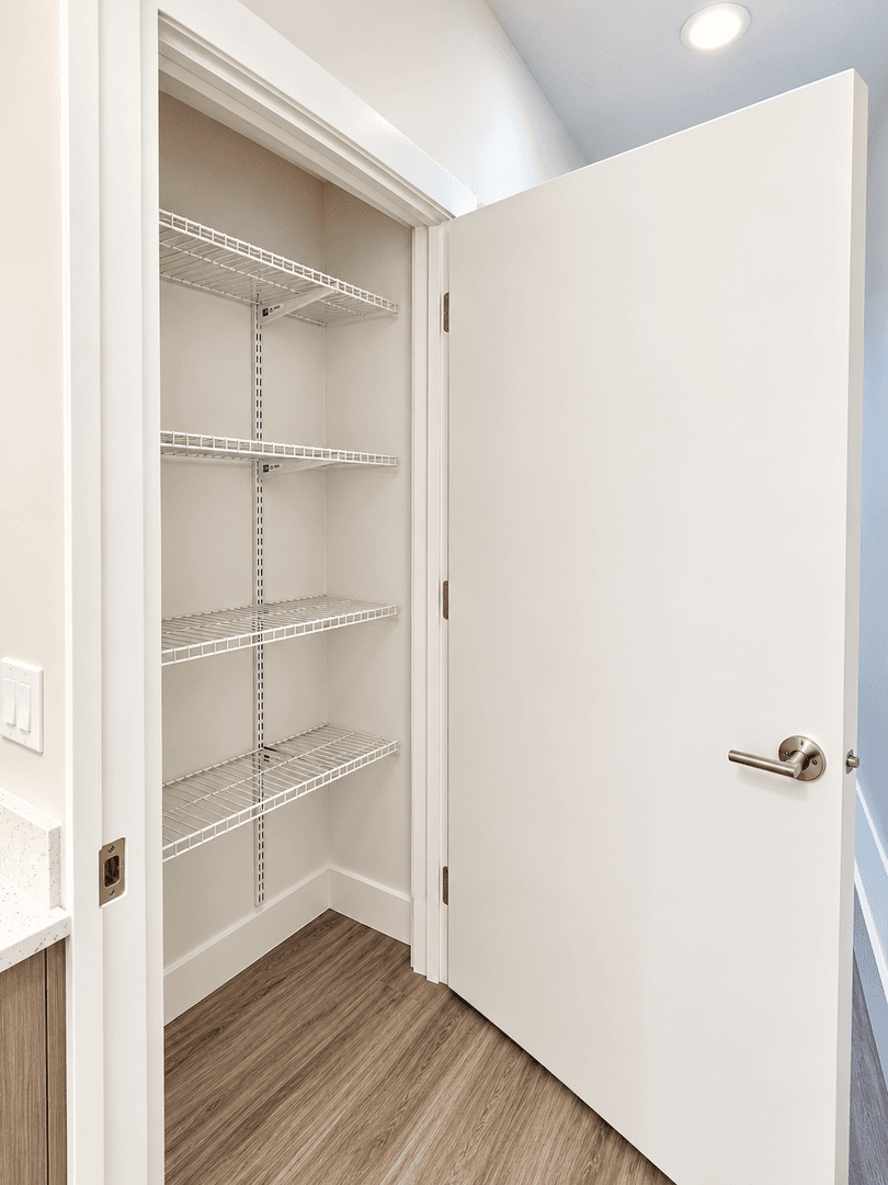 Portland Apartment: 7240 N Saint Louis Avenue