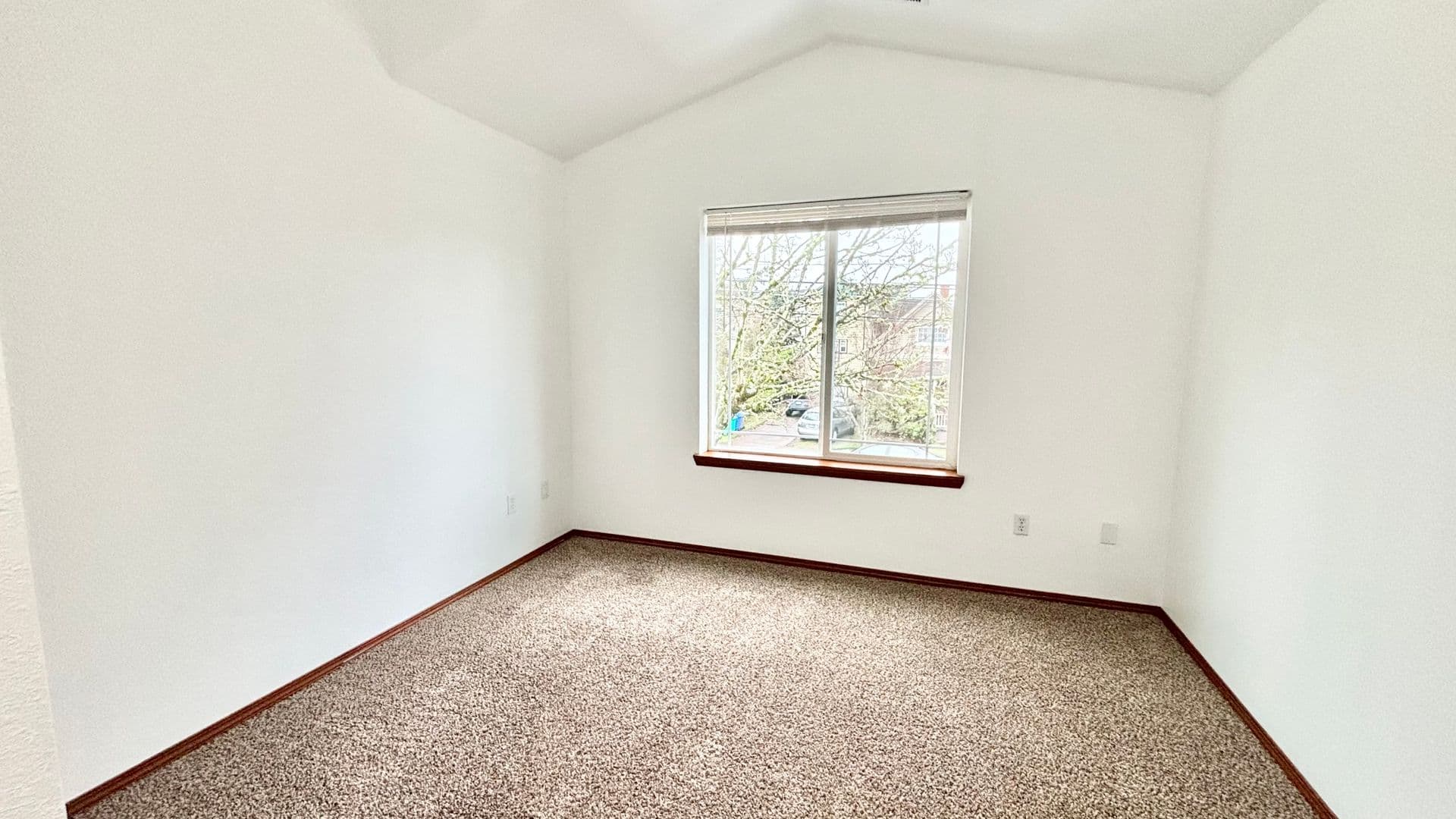 Portland Apartment: 512-528 S. Nebraska St.