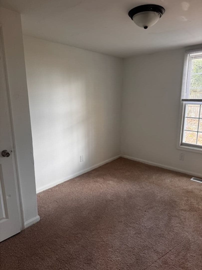 Chesapeake Apartment: 614 Lafayette Ave