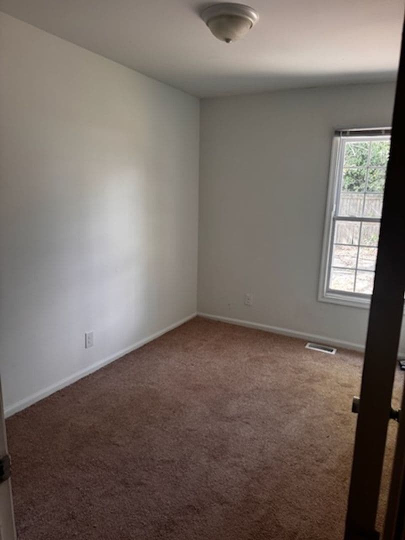 Chesapeake Apartment: 614 Lafayette Ave
