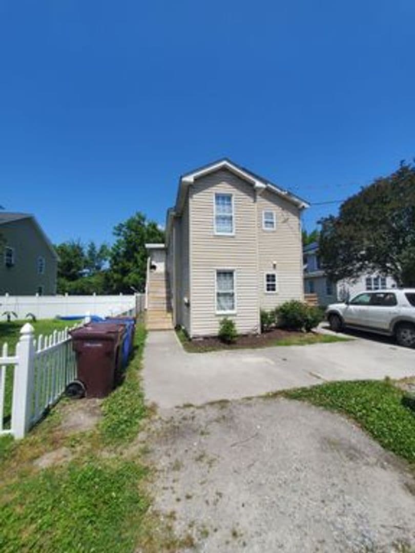 Chesapeake Apartment: 614 Lafayette Ave