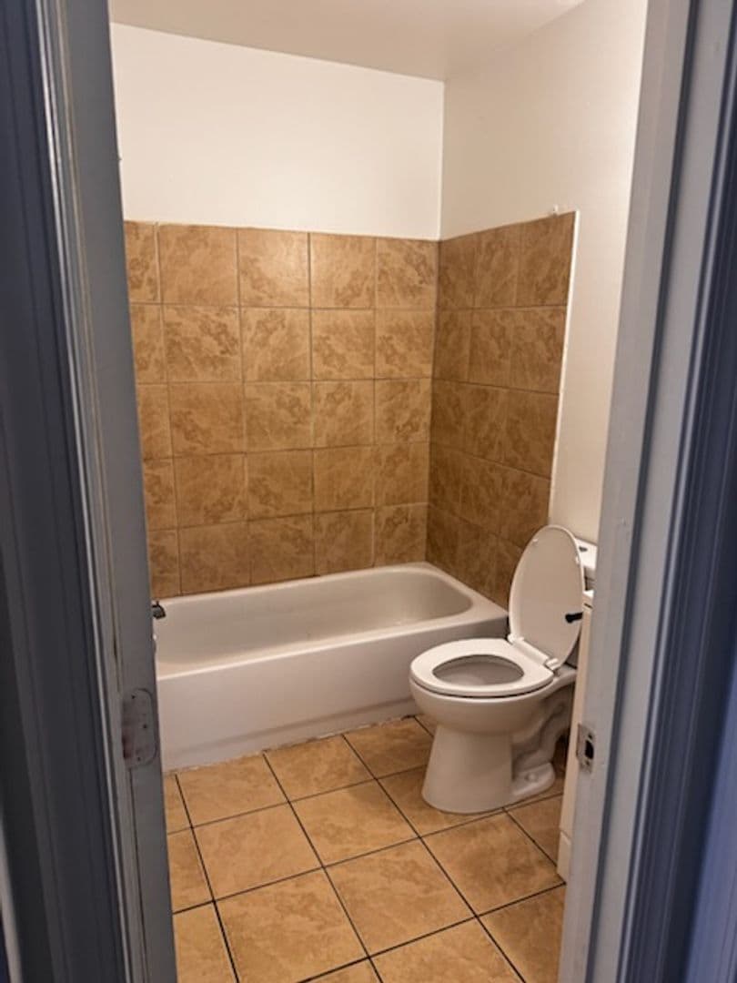 Chesapeake Apartment: 614 Lafayette Ave