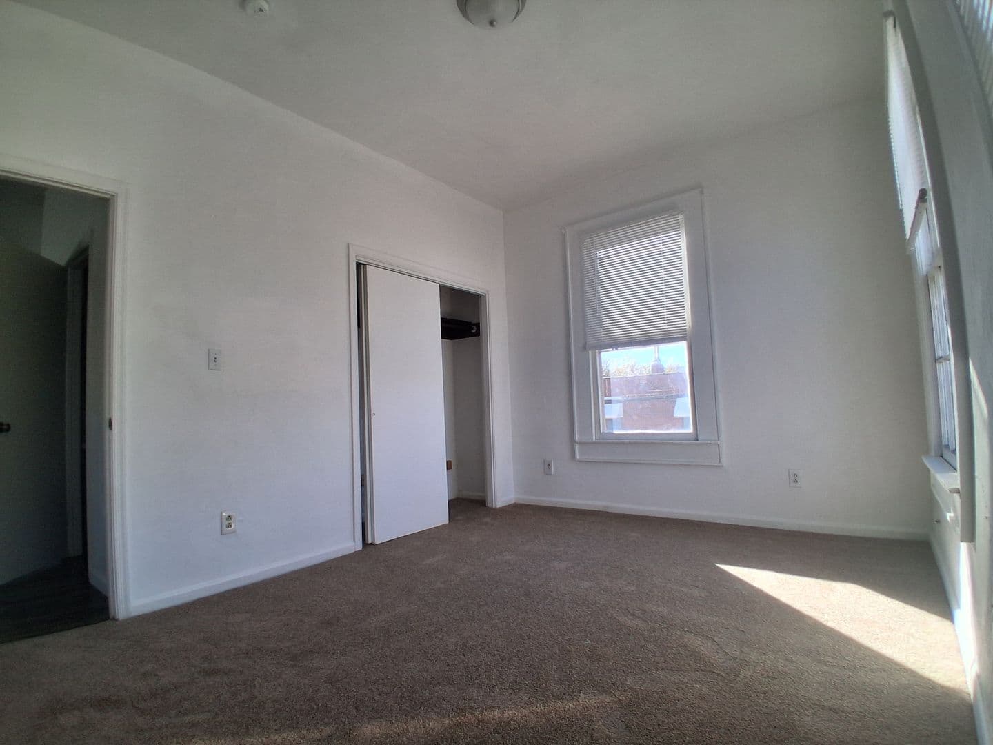 Portsmouth Apartment: 431 County St