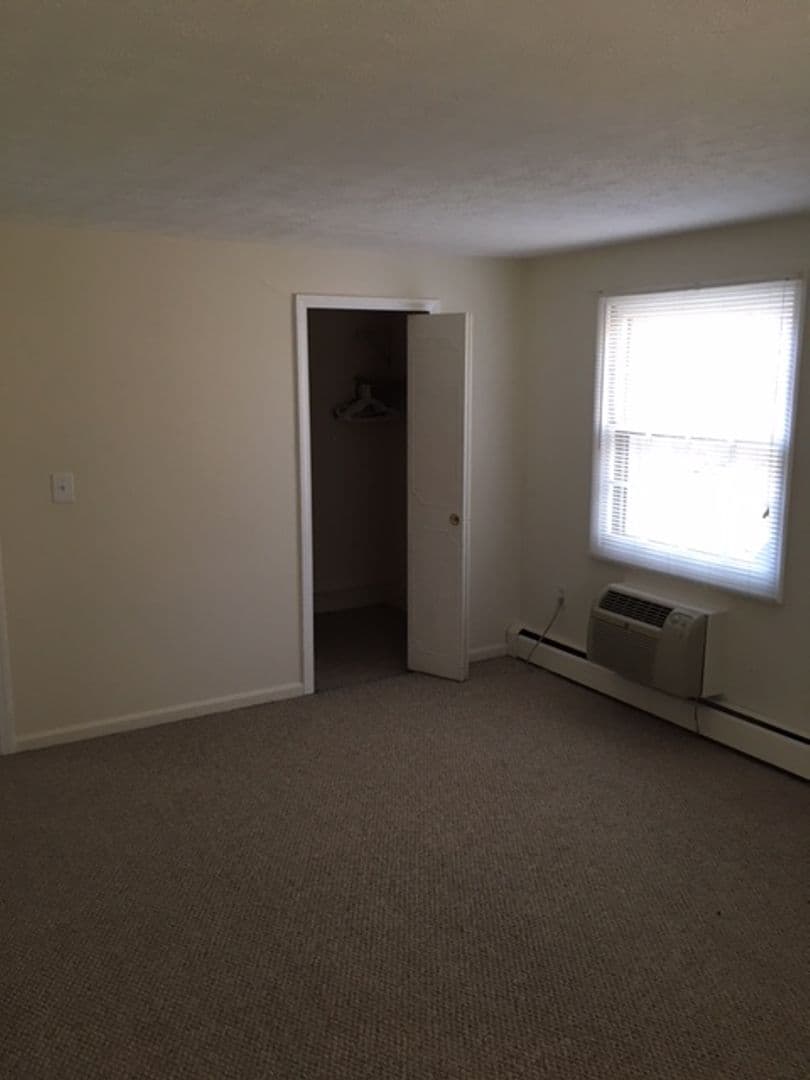 Manchester Apartment: 1188 West Middle Turnpike
