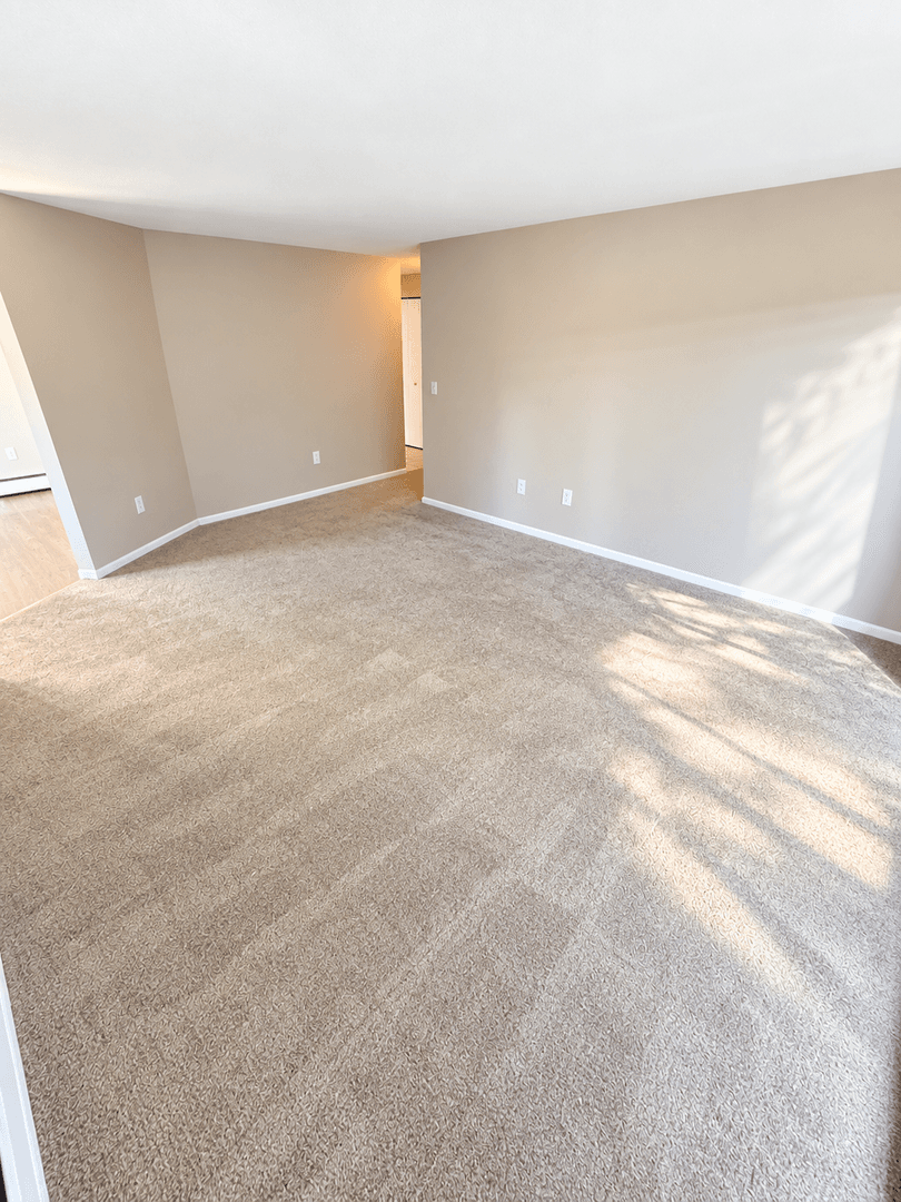 Vernon Apartment: 655 Talcottville Rd.