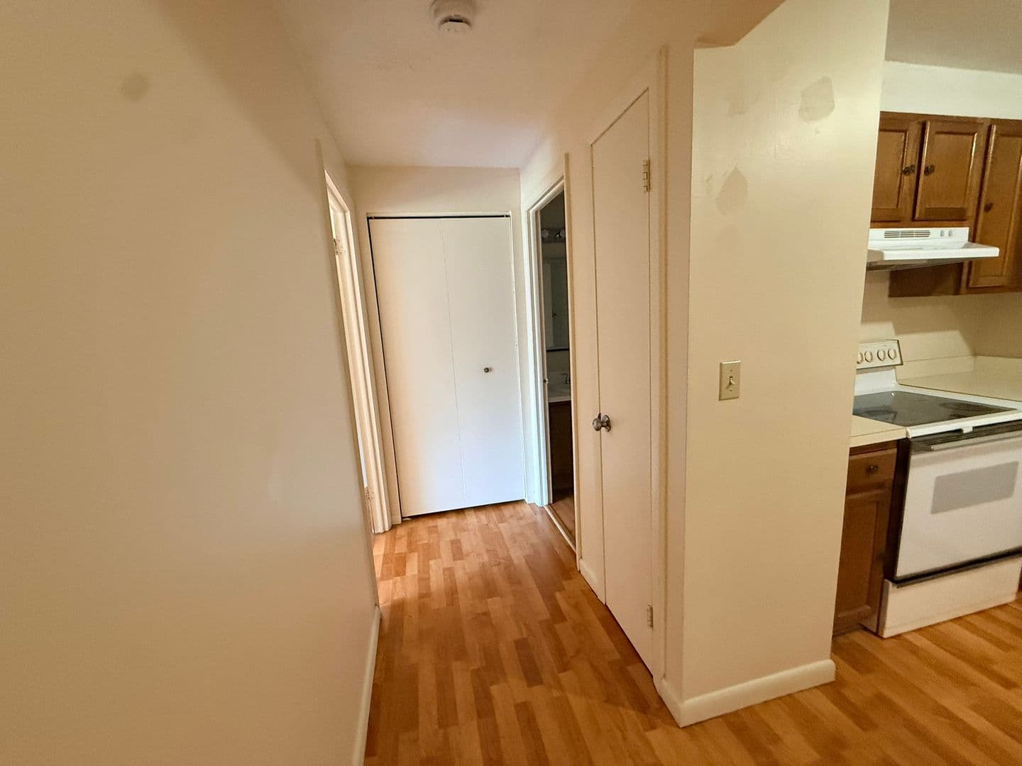 Vernon Apartment: 655 Talcottville Rd.