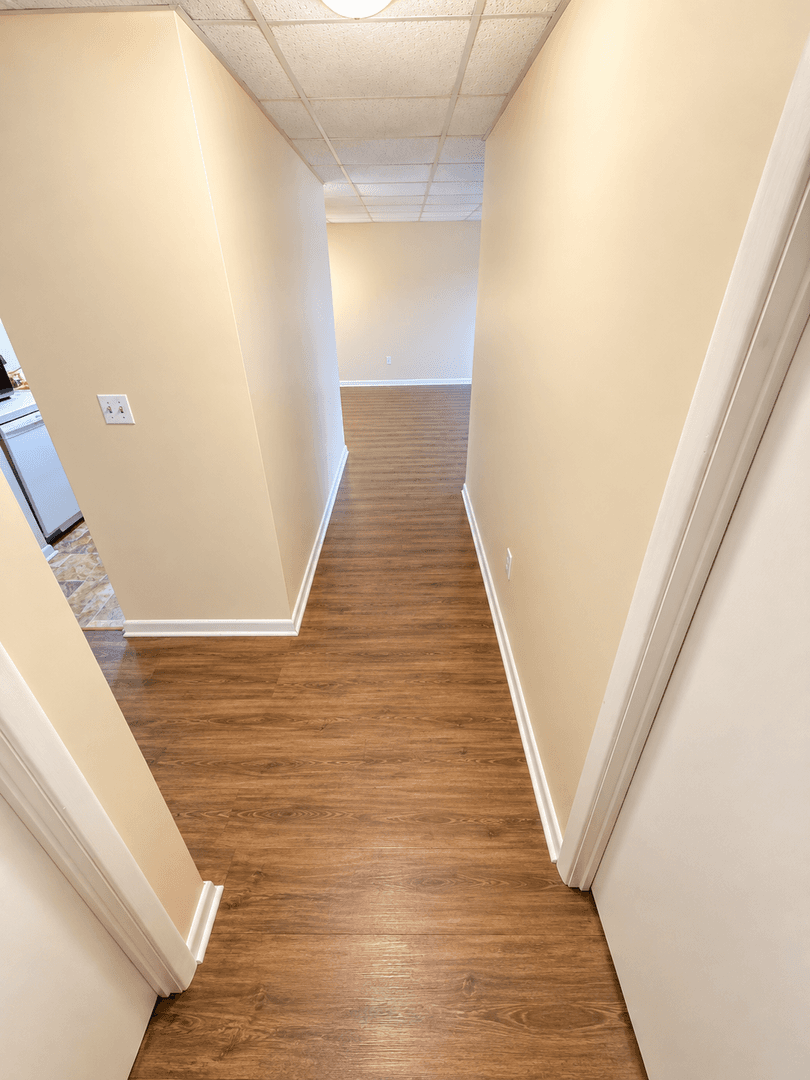 Vernon Apartment: 655 Talcottville Rd.