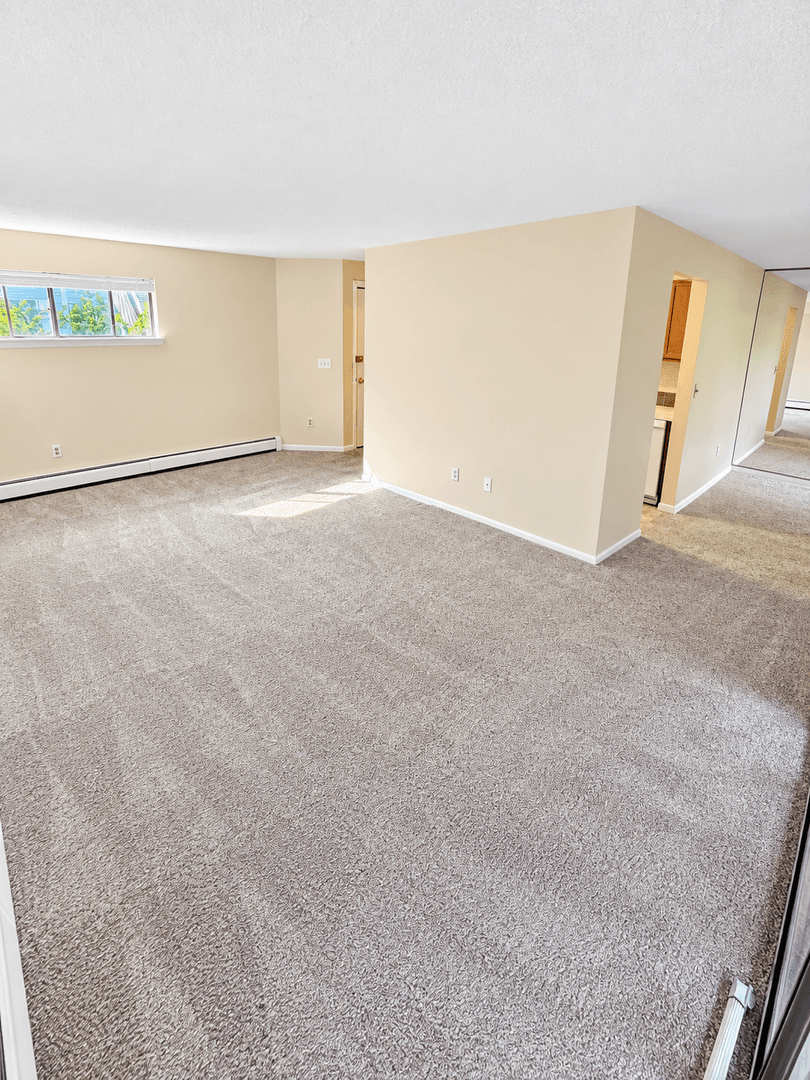 Vernon Apartment: 655 Talcottville Rd.
