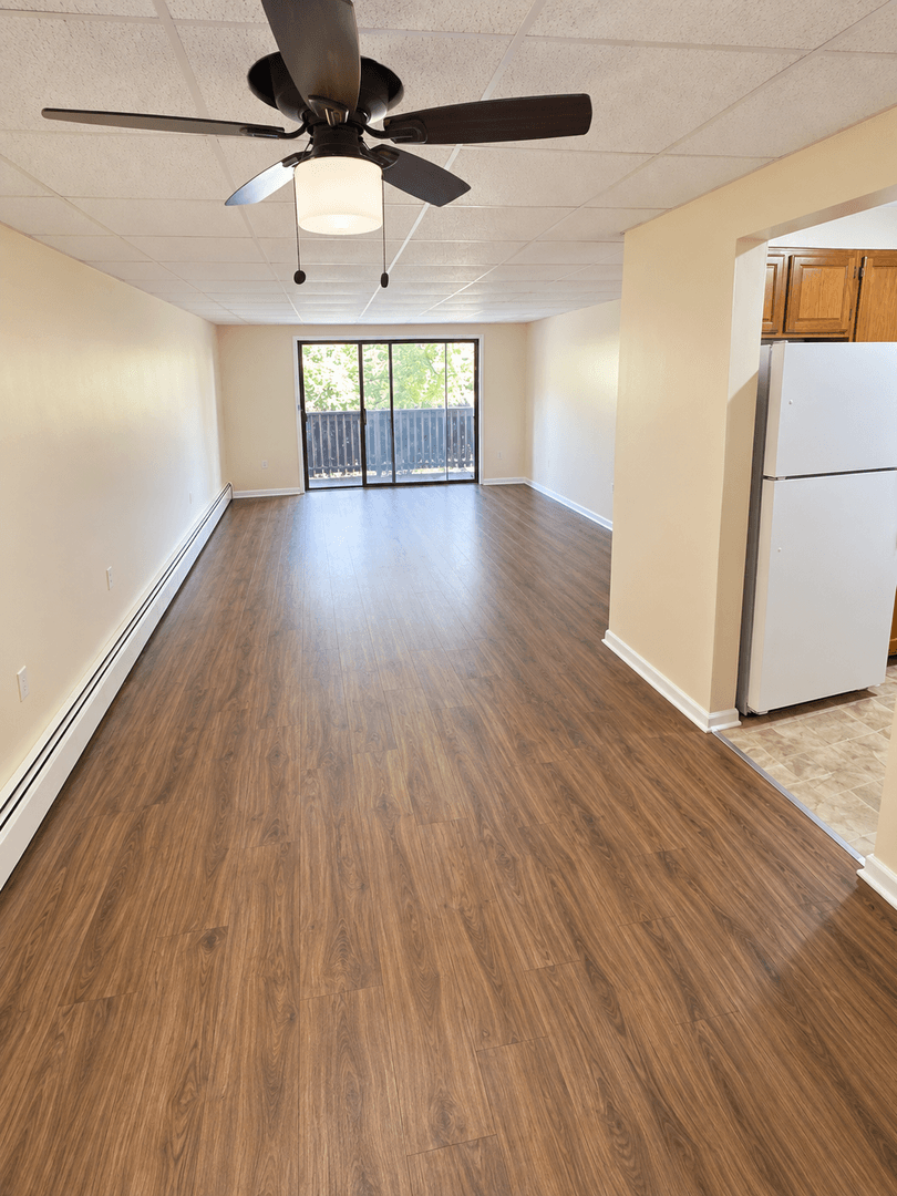 Vernon Apartment: 655 Talcottville Rd.