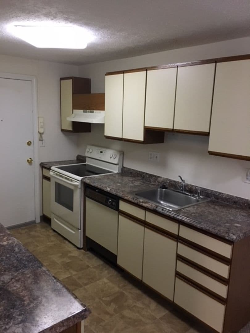 Manchester Apartment: 1188 West Middle Turnpike