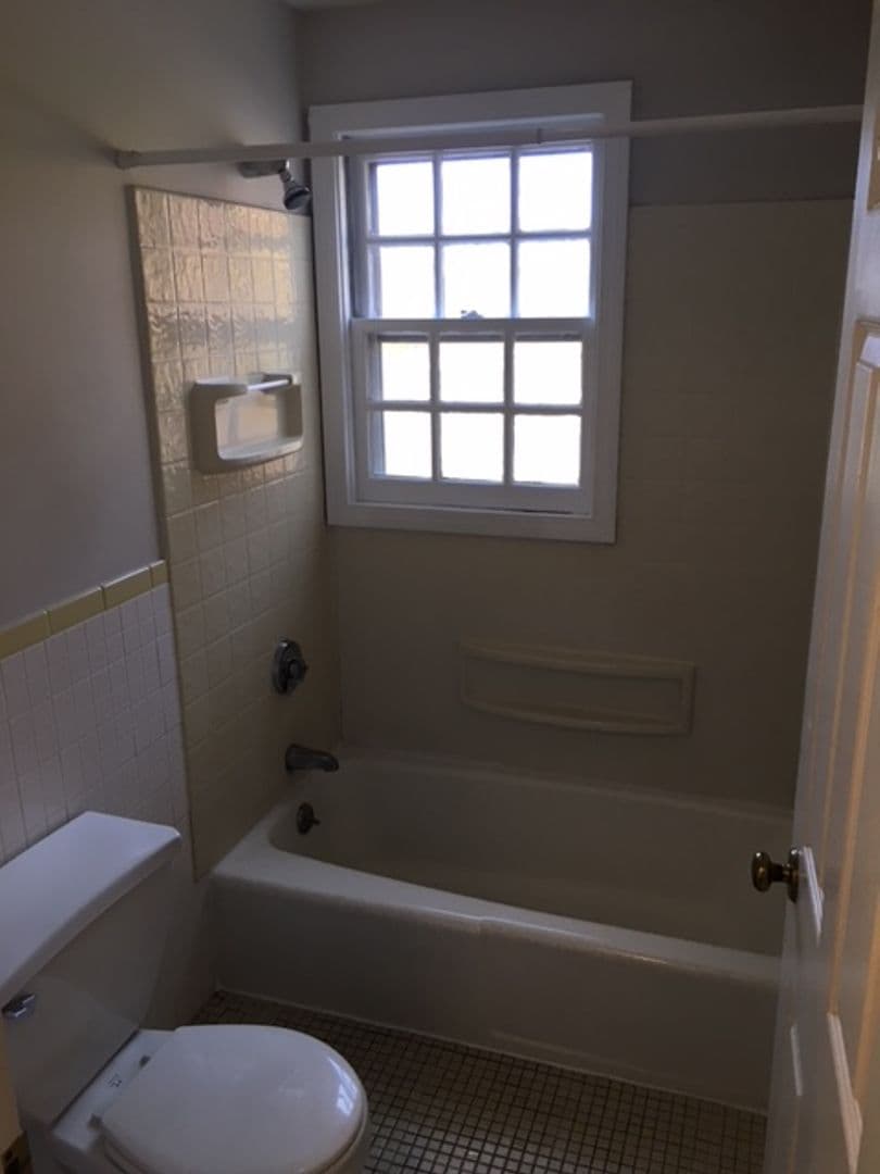 Manchester Apartment: 1188 West Middle Turnpike