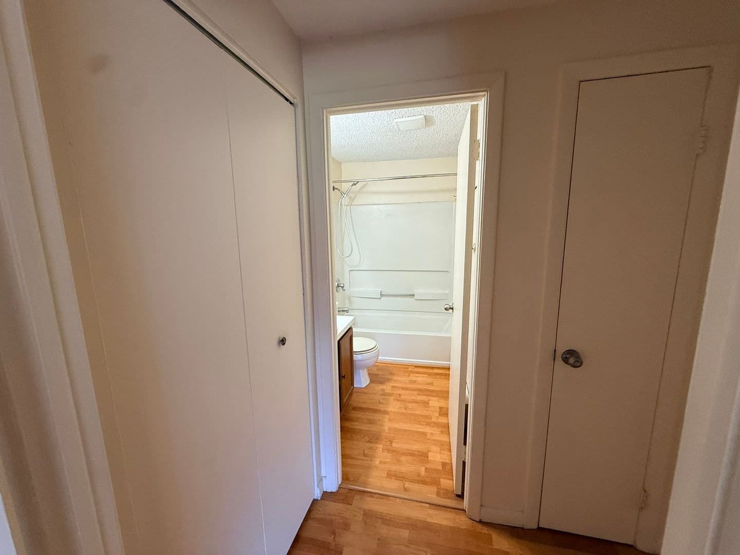 Vernon Apartment: 655 Talcottville Rd.