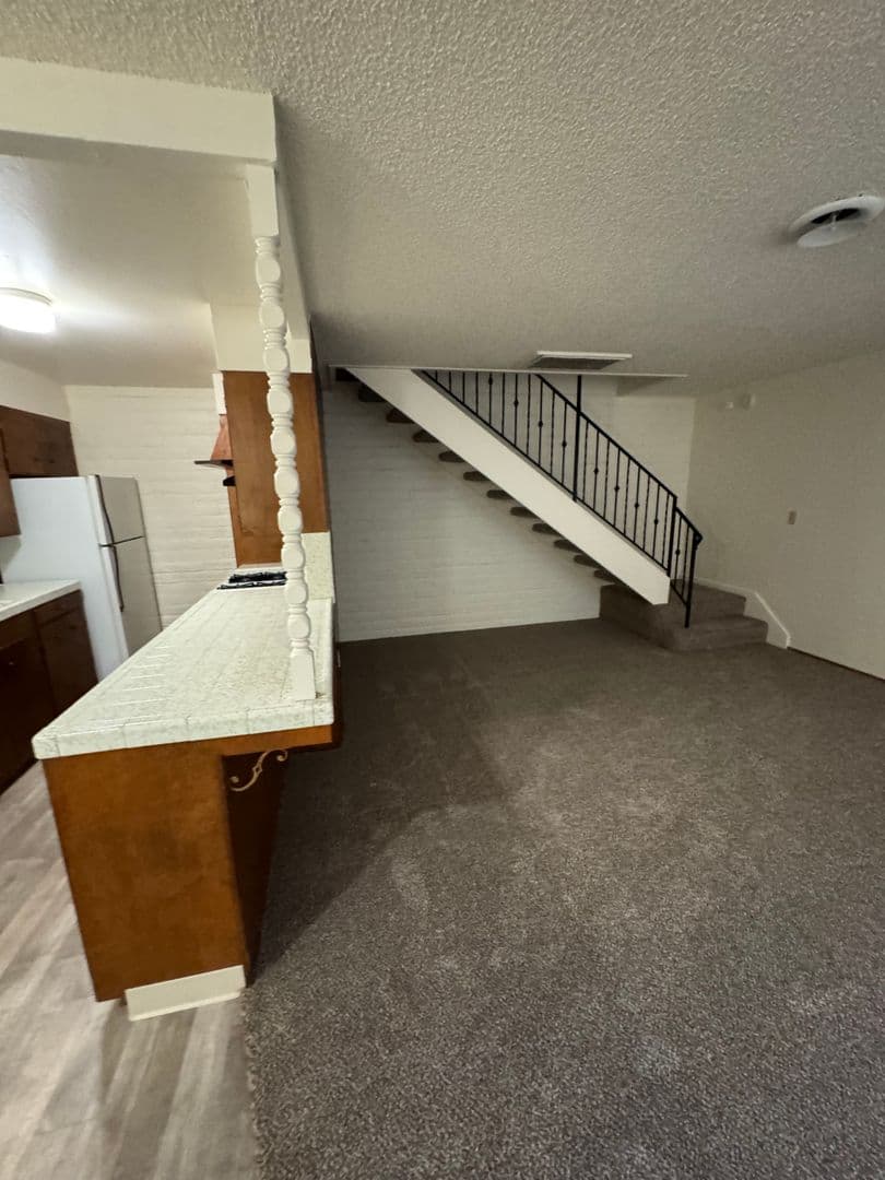 Lodi Apartment: 1354 W. Walnut St.