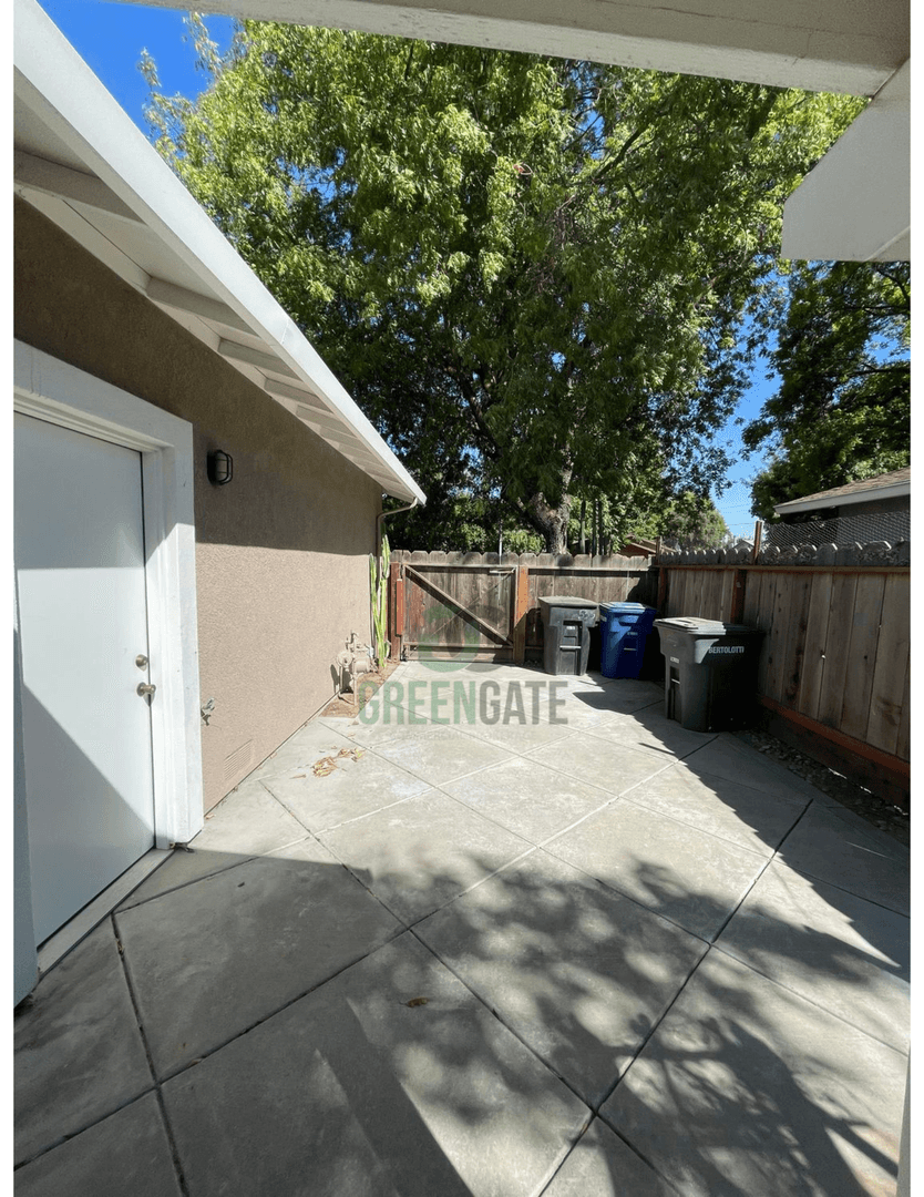 Modesto House: 533 Arrowhead Ct