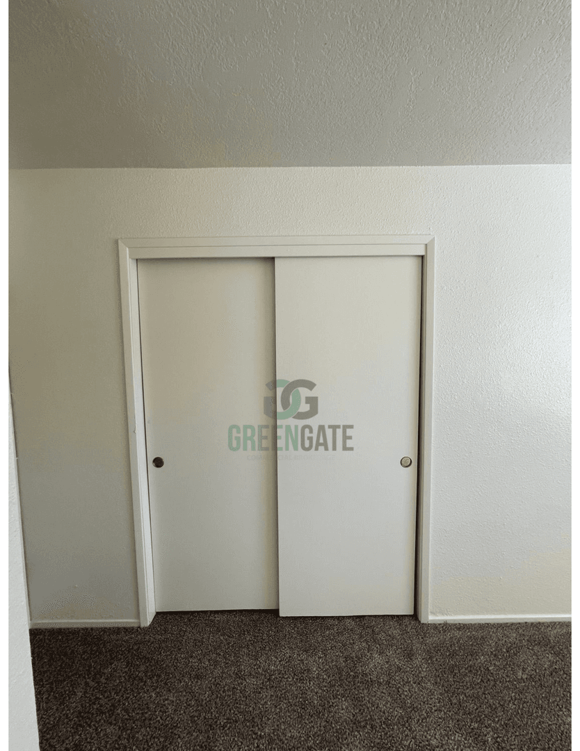 Oakdale House: 332 W G St